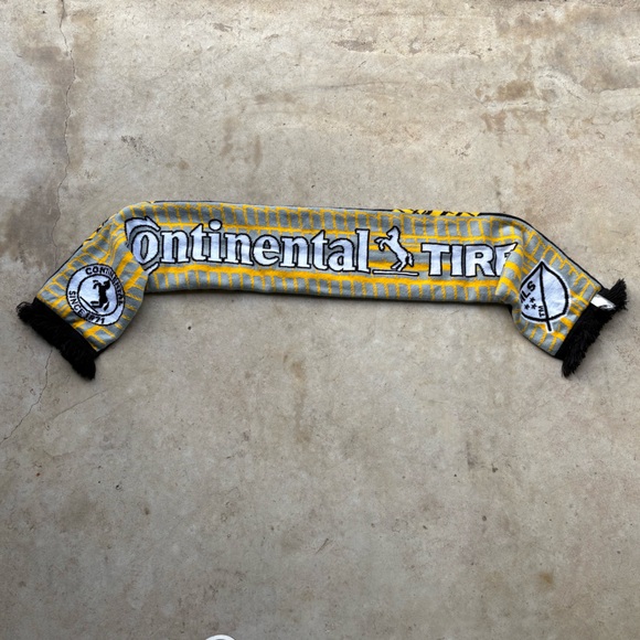 2015 MLS Cup Playoffs black & yellow continental tires scarf - Picture 2 of 2